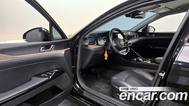 Kia K5 2023 — ფოტო 10/20