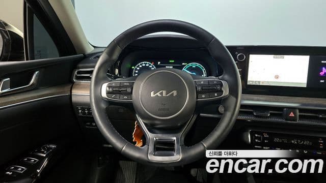 Kia K5 2023 — ფოტო 13/20