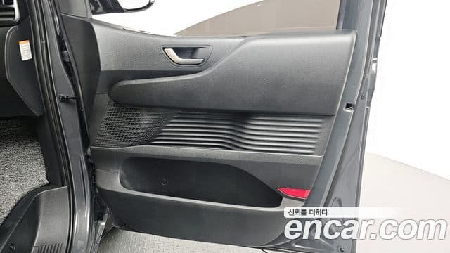 Hyundai Staria 2026 — Photo 25/31