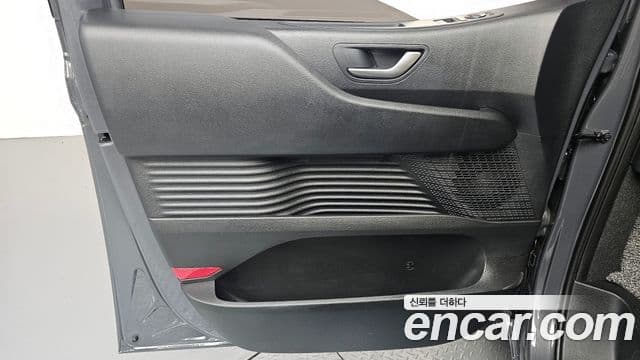 Hyundai Staria 2026 — Photo 24/31