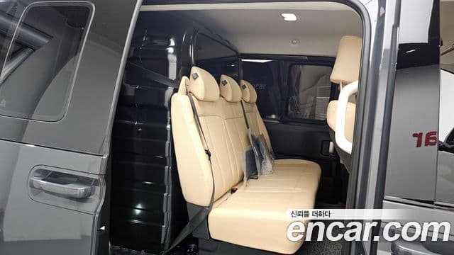 Hyundai Staria 2026 — Photo 20/31