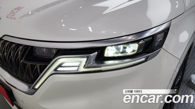 Kia Carnival 2021 — ფოტო 18/41