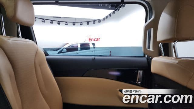 Kia Carnival 2021 — ფოტო 9/41