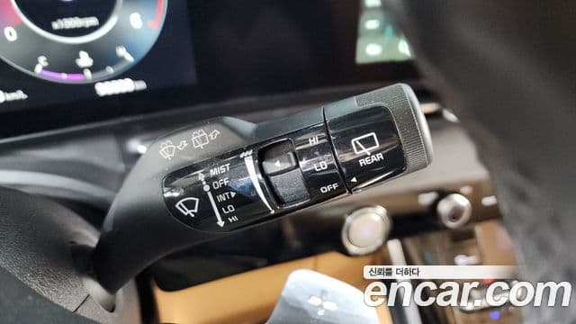 Kia Carnival 2021 — ფოტო 16/41