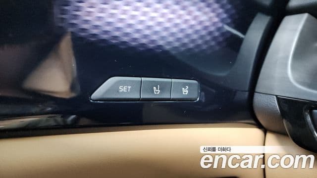 Kia Carnival 2021 — ფოტო 33/41