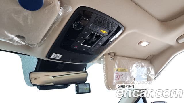 Kia Carnival 2021 — ფოტო 10/41