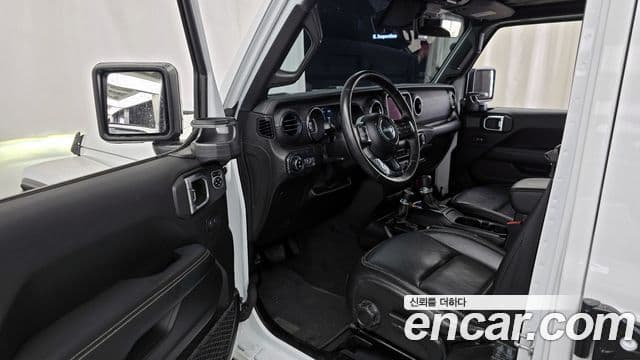 Jeep Wrangler 2019 — Şəkil 10/20