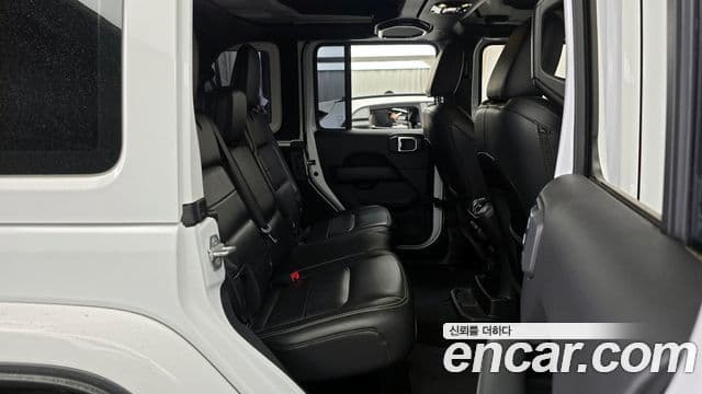 Jeep Wrangler 2019 — Şəkil 12/20