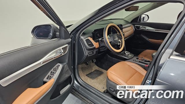 Kia Seltos 2023 — Şəkil 10/20