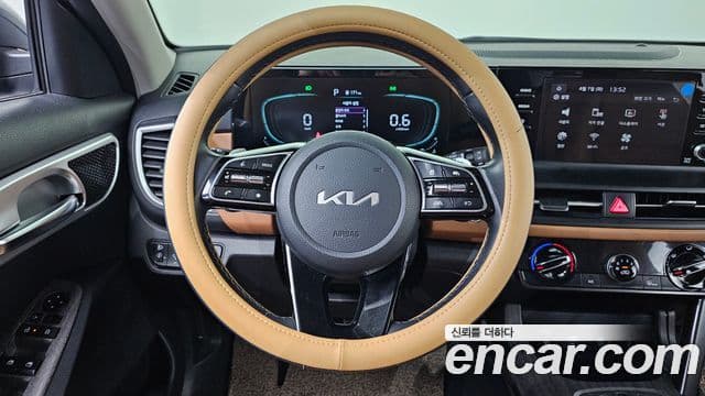 Kia Seltos 2023 — Şəkil 14/20