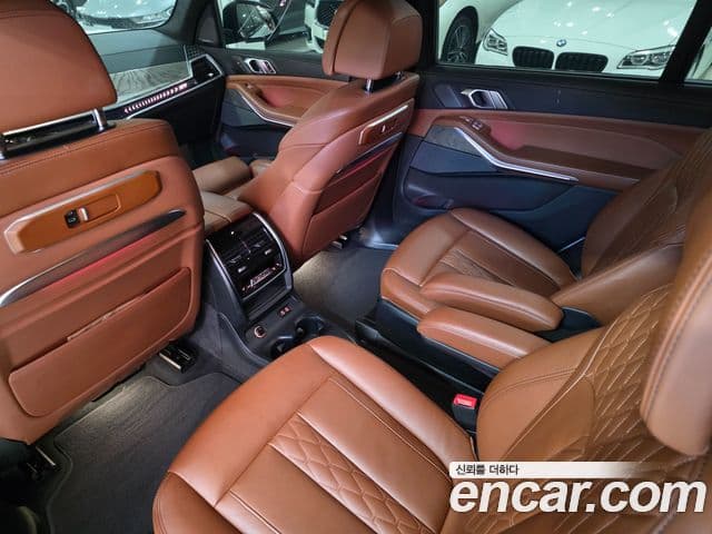 BMW X7 2023 — Şəkil 11/17