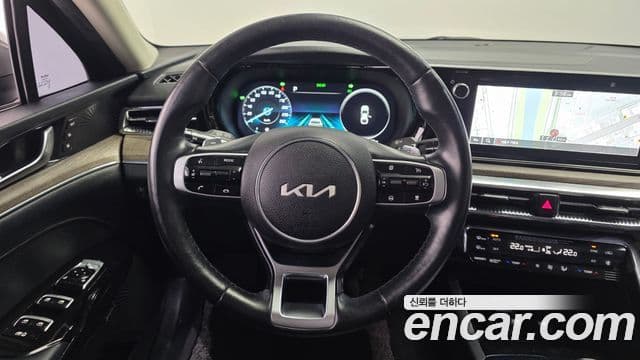 Kia K5 2022 — Şəkil 13/20