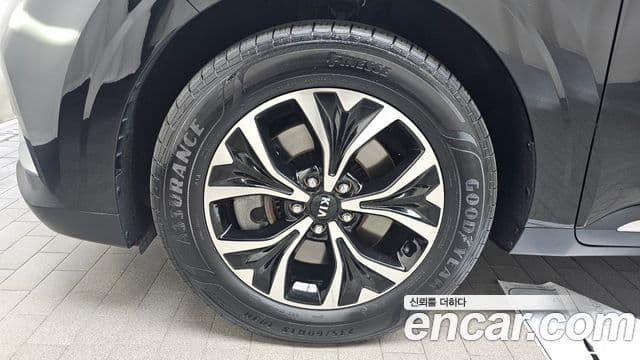 Kia Carnival 2020 — ფოტო 5/20