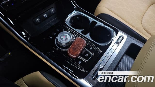 Kia Carnival 2020 — ფოტო 9/20