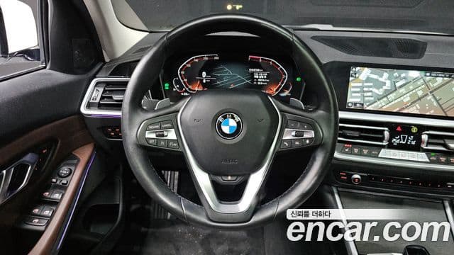 BMW 3 Series 2020 — ფოტო 14/20