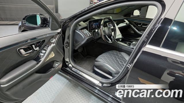 Mercedes-Benz S-Class 2022 — Photo 14/20