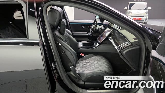 Mercedes-Benz S-Class 2022 — Photo 8/20