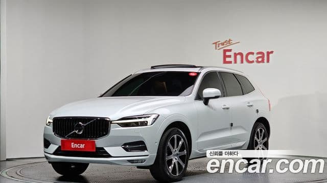 Volvo XC60 2021 — ფოტო 9/20