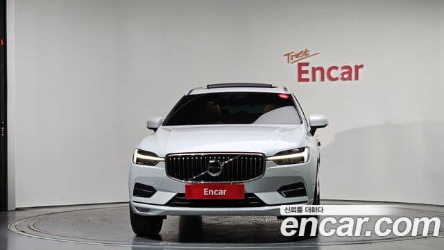 Volvo XC60 2021 — ფოტო 2/20