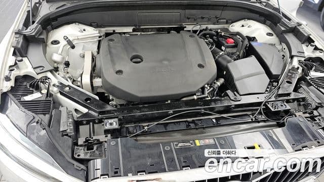 Volvo XC60 2021 — ფოტო 5/20