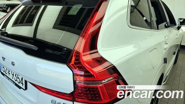 Volvo XC60 2021 — Photo 7/34