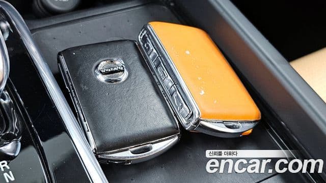 Volvo XC60 2021 — Photo 11/34
