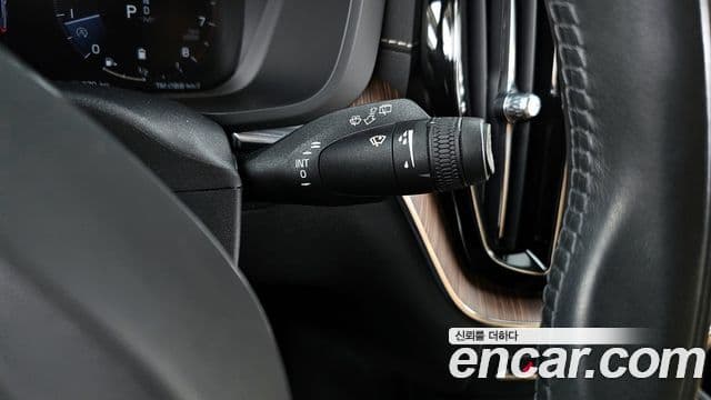 Volvo XC60 2021 — Photo 22/34