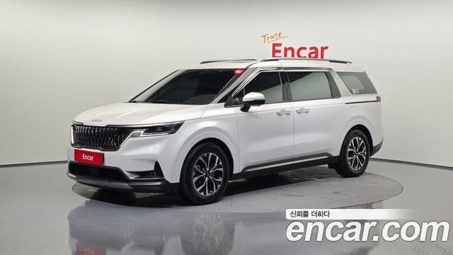 Kia Carnival 2023 — Фото 1/20