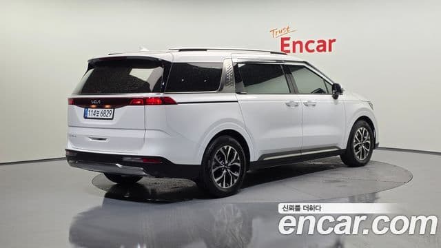 Kia Carnival 2023 — Фото 2/20