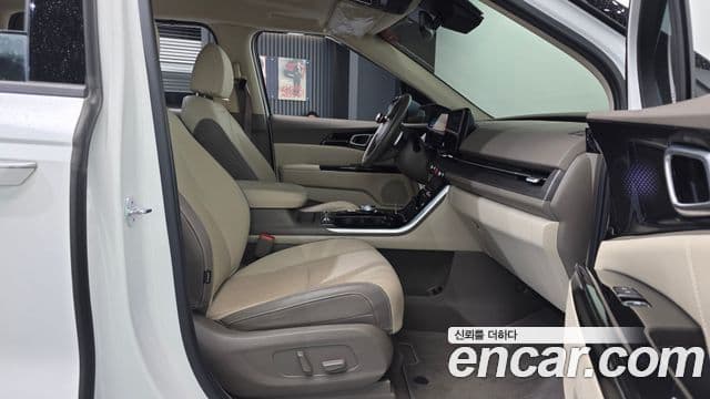 Kia Carnival 2023 — Фото 11/20