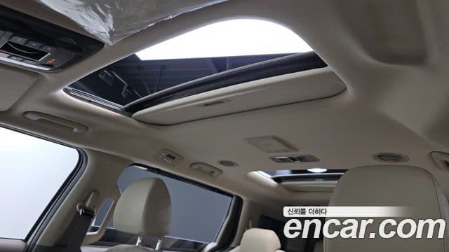 Kia Carnival 2023 — Фото 19/20