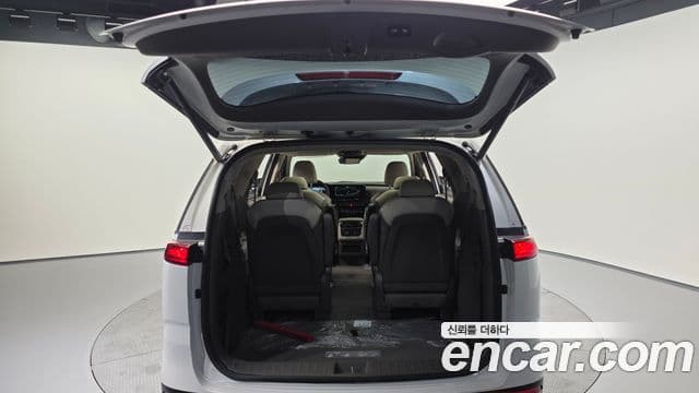 Kia Carnival 2023 — Фото 20/20