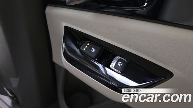Kia Carnival 2023 — Photo 23/36