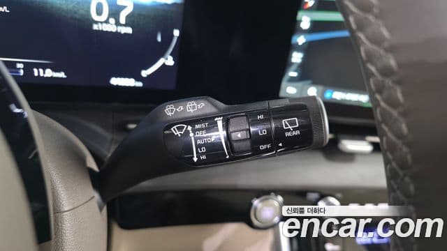 Kia Carnival 2023 — Photo 21/36