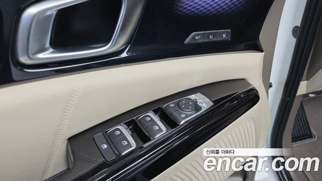 Kia Carnival 2023 — Photo 9/36