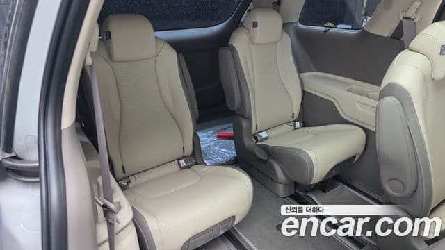 Kia Carnival 2023 — Photo 15/36
