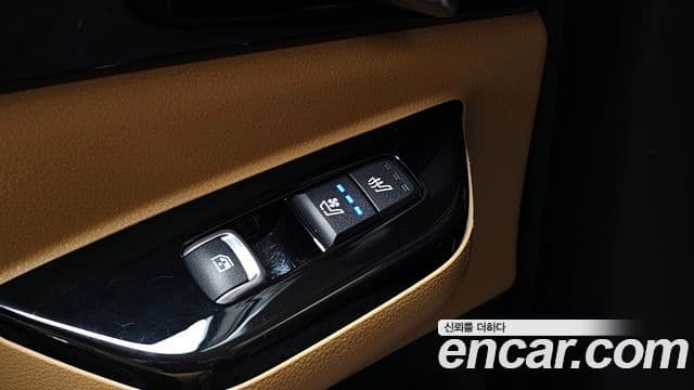 Kia Carnival 2021 — Şəkil 18/20