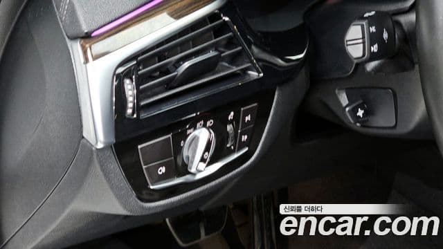 BMW 5 Series 2021 — Photo 11/20
