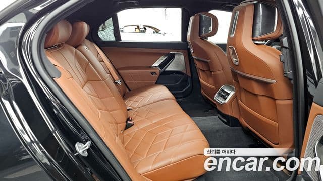 BMW 7 Series 2024 — Şəkil 12/20