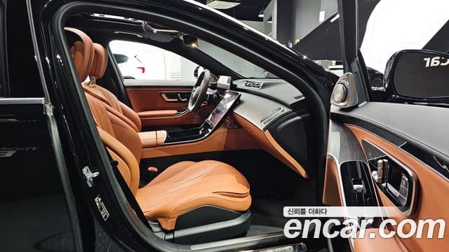 Mercedes-Benz S-Class 2022 — Photo 9/20