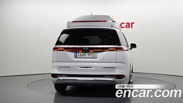 Kia Carnival 2021 — ფოტო 4/20