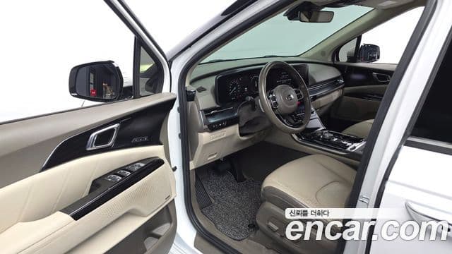 Kia Carnival 2021 — ფოტო 10/20
