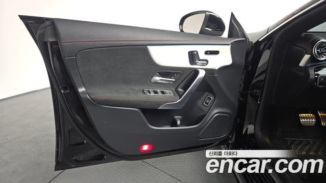 Mercedes-Benz CLA-Class 2024 — Photo 8/29