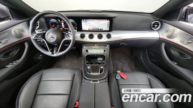 Mercedes-Benz E-Class 2021 — ფოტო 7/20