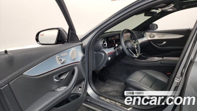 Mercedes-Benz E-Class 2021 — ფოტო 10/20