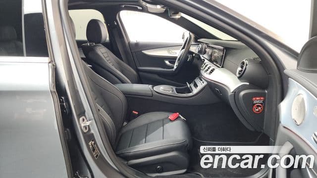 Mercedes-Benz E-Class 2021 — ფოტო 11/20