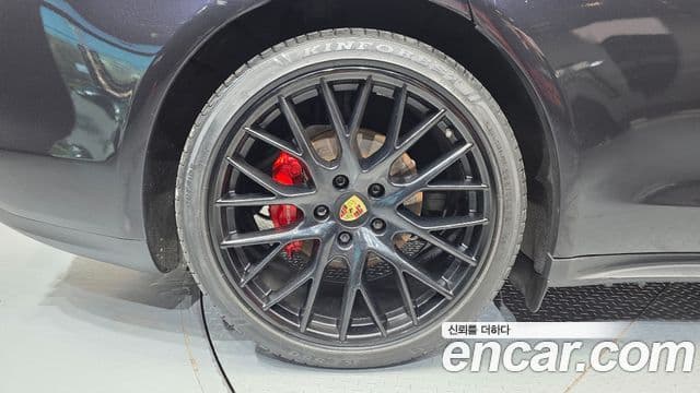 Porsche Panamera 2018 — Şəkil 5/20