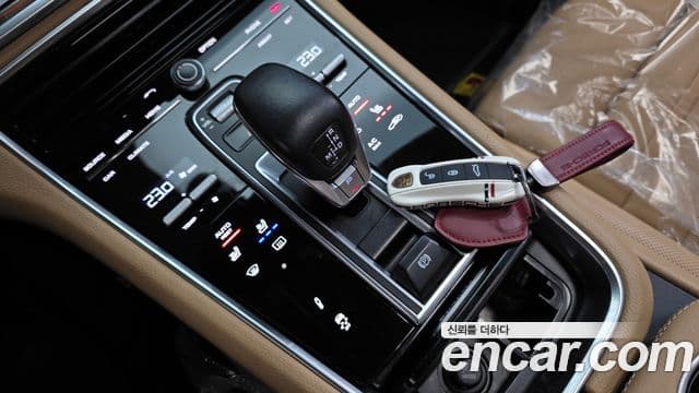 Porsche Panamera 2018 — Şəkil 9/20