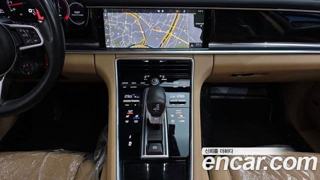 Porsche Panamera 2018 — Şəkil 15/20