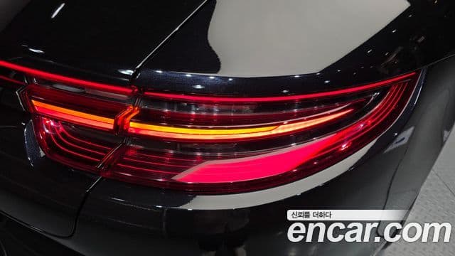 Porsche Panamera 2018 — ფოტო 11/33